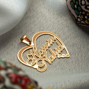 پلاک اسم حسین وناهید انگلیسی داخل نیم قلب
