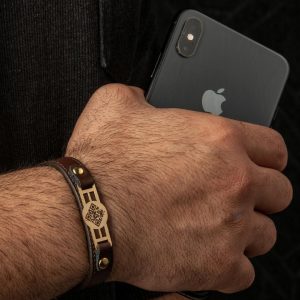 دستبند چرم صدای طلایی